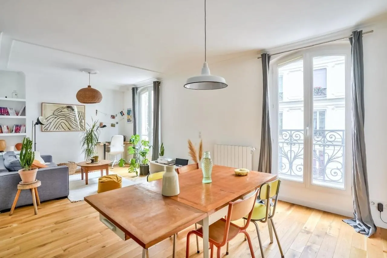 Beautiful Apartment For 4 People - Paris 11 0*,  Francja
